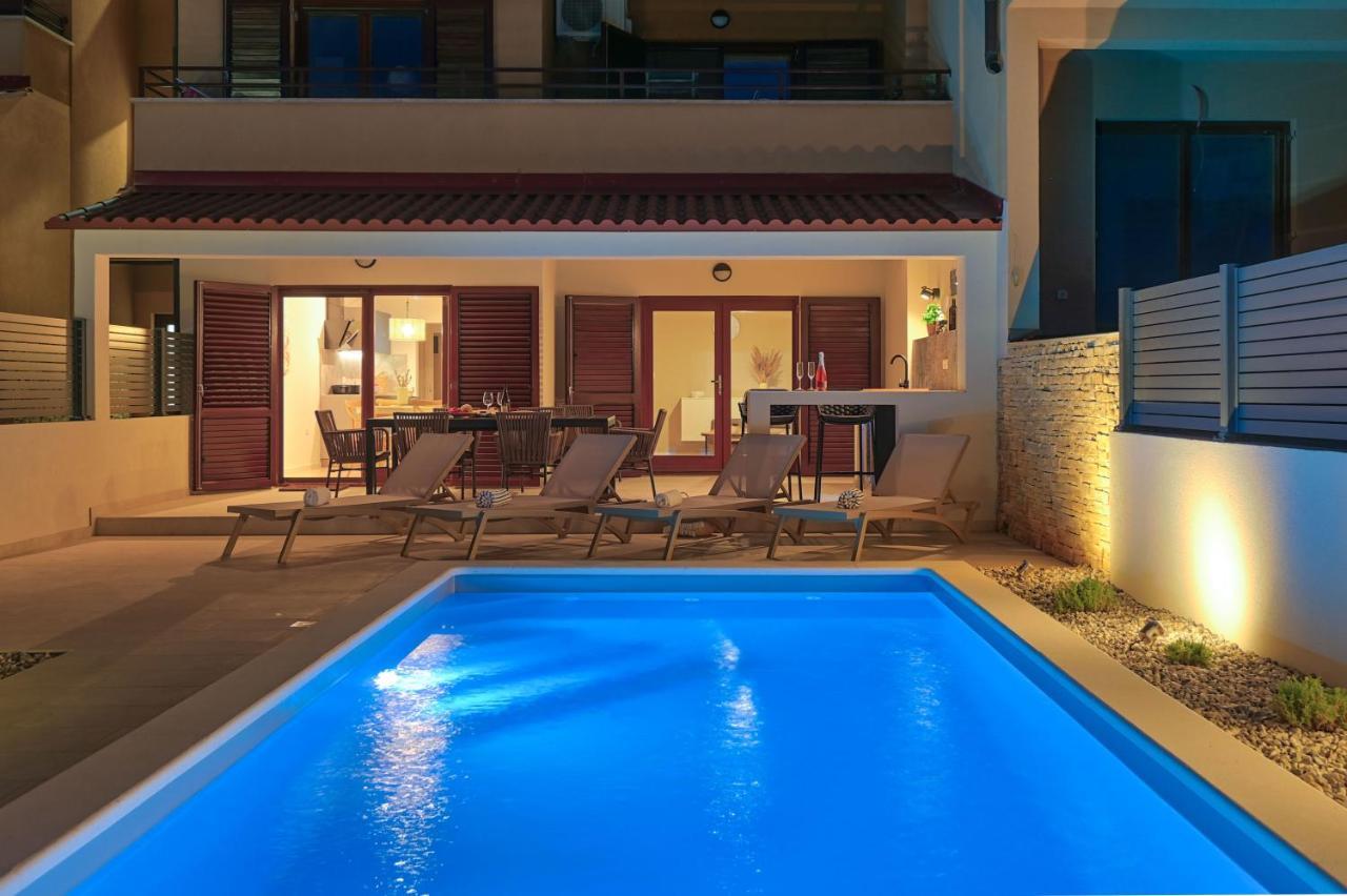 Apartment Zala With Private Pool Лижнян Екстер'єр фото